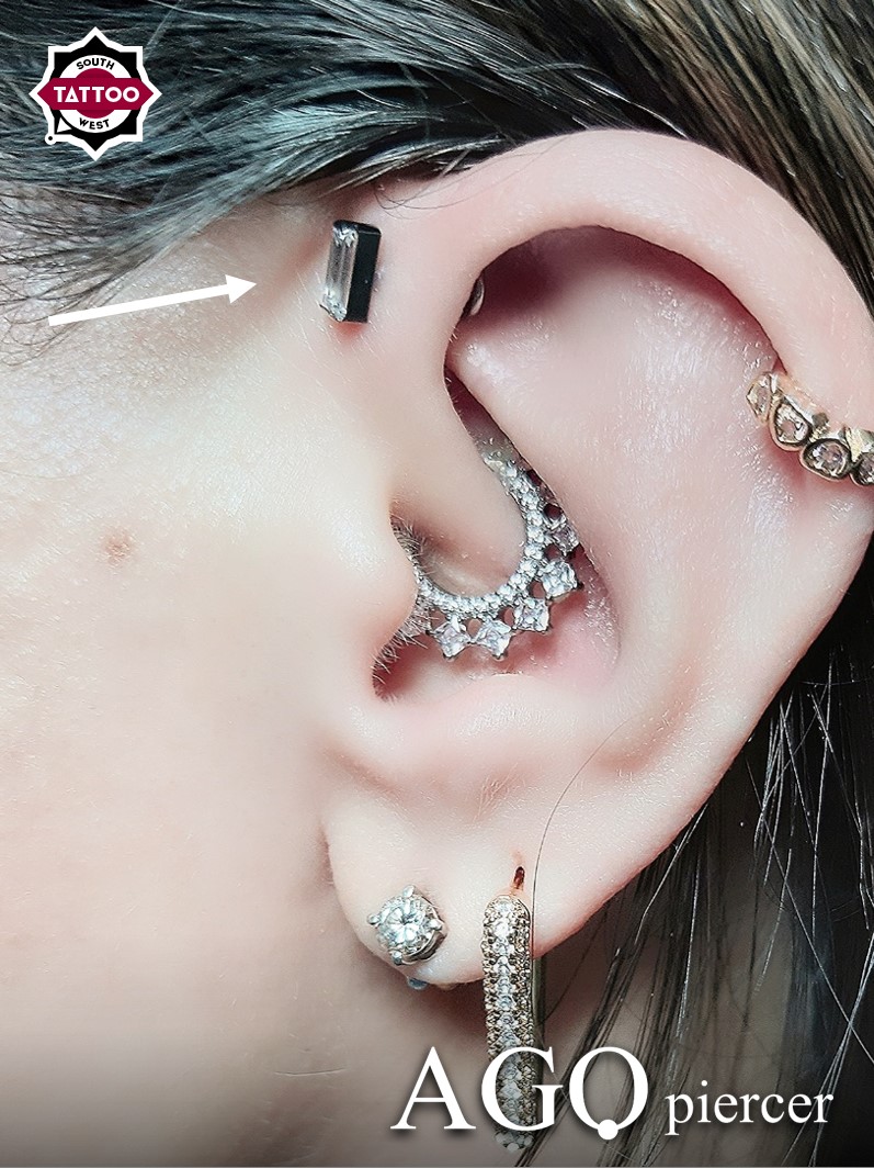 piercing - forward helix